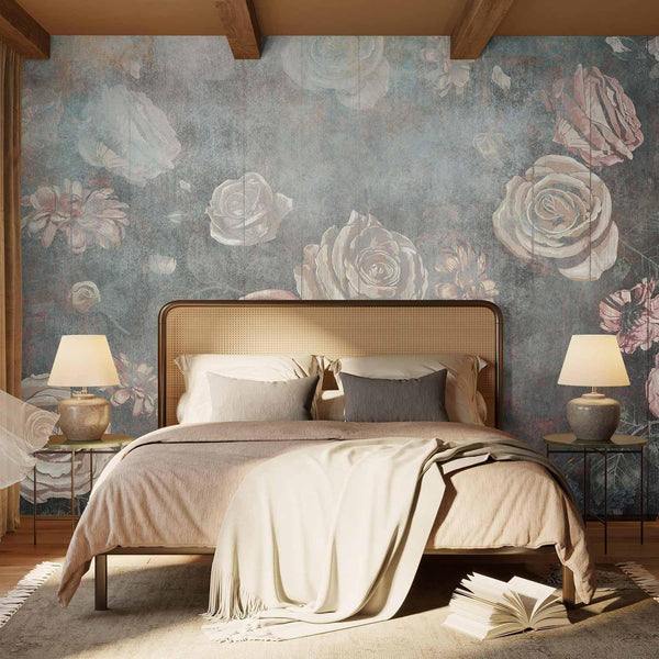 Carta da parati - Misty nature - muted rose flowers on a background in grey tones