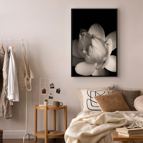 Quadro - Delicacy of Petals in Nature (1-part) - Flower in Black and White