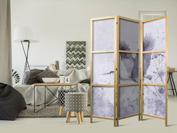 Paravento giapponese - Majestic flight - a crane in flight in monochrome, cool colours