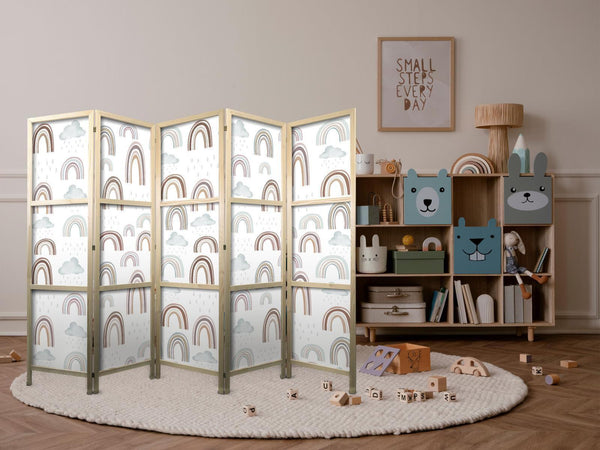 Paravento giapponese - Rainbows and Clouds - Various-sized rainbows in muted colors among rain clouds in a pale blue shade