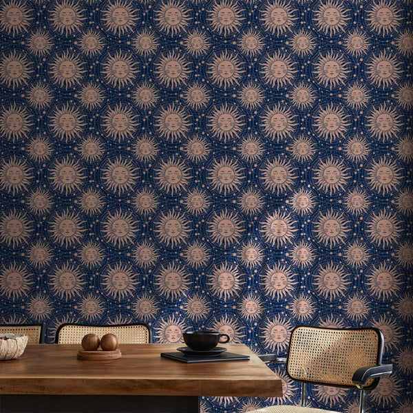 Tappezzeria murale - Sunny Patterns - Repeating sun motif on a navy background