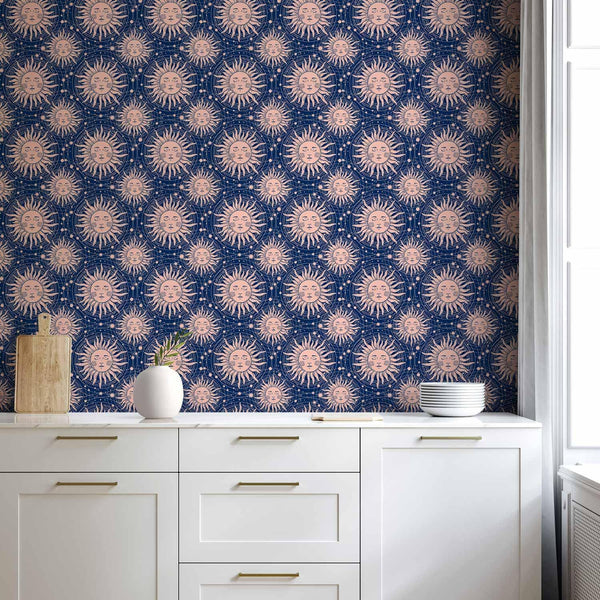 Tappezzeria murale - Sunny Patterns - Repeating sun motif on a navy background