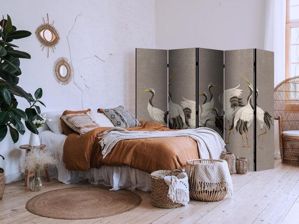 Paravento - Cranes dancing - bright silhouettes of birds on a warm grey background with texture
