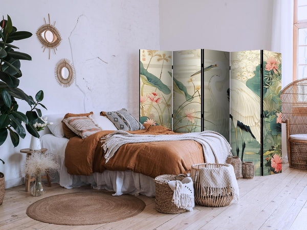 Paravento - By an Asian pond - an illustration in the style of a Japanese engraving, depicting a heron