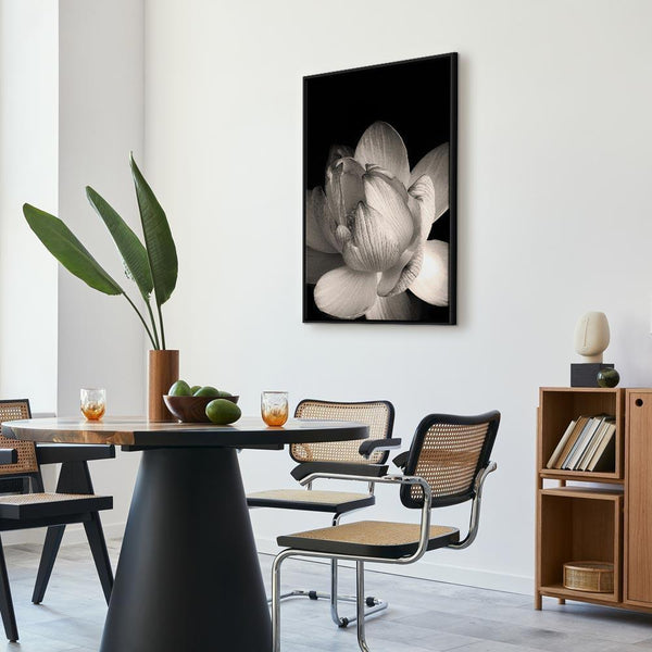 Quadro - Delicacy of Petals in Nature (1-part) - Flower in Black and White