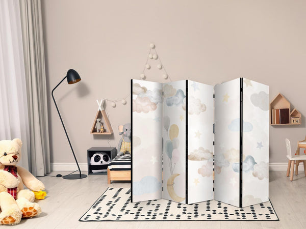 Paravento - Fairy-Tale Moon - Moon with Balloons Among Clouds and Stars in Subdued Colors on a Light Beige Background