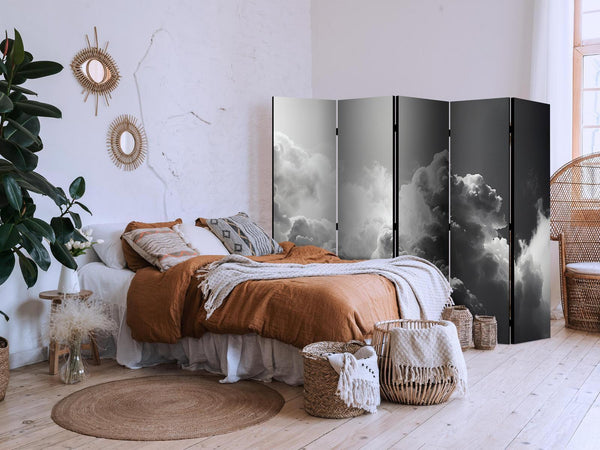 Paravento - Extraordinary Phenomenon: The Sun Illuminating Dark Clouds