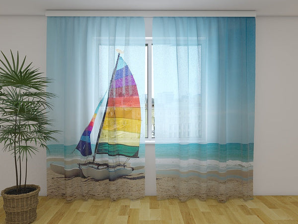 Foto Tende con Stampa Barca a Vela su Spiaggia Tropicale