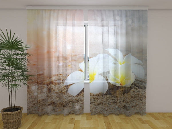 Foto Tende con Stampa Fiori Tropicali sulla Spiaggia