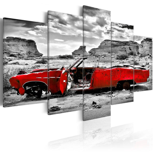 Quadro su tela - Auto rossa in stile retro nel deserto del Colorado - 5 pezzi